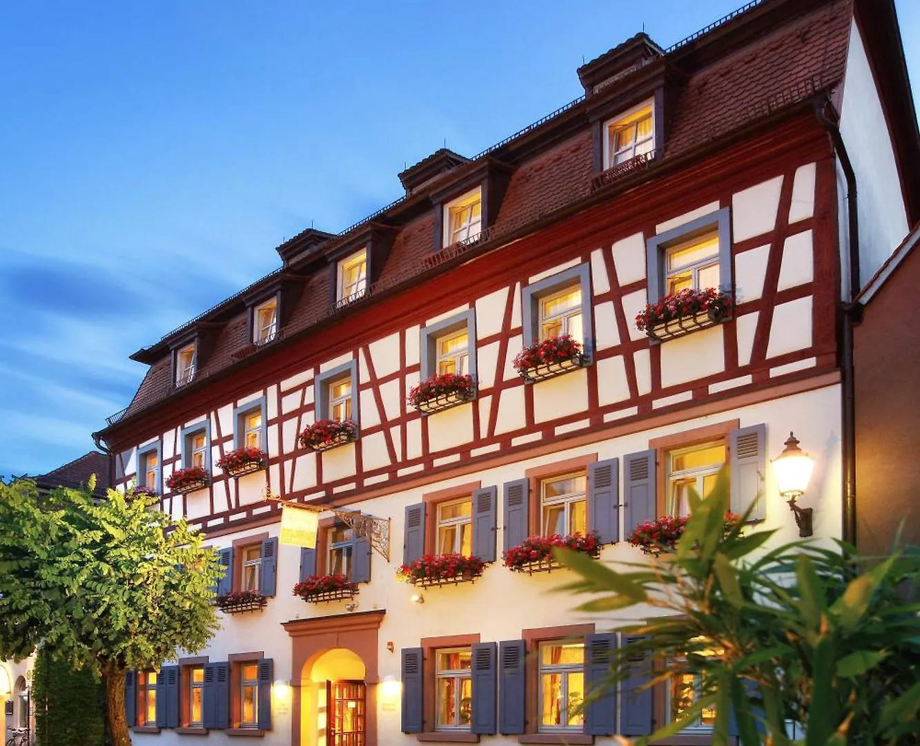 Fachwerkhaus - Hotel Weisses Lamm ファイツヘーヒハイム