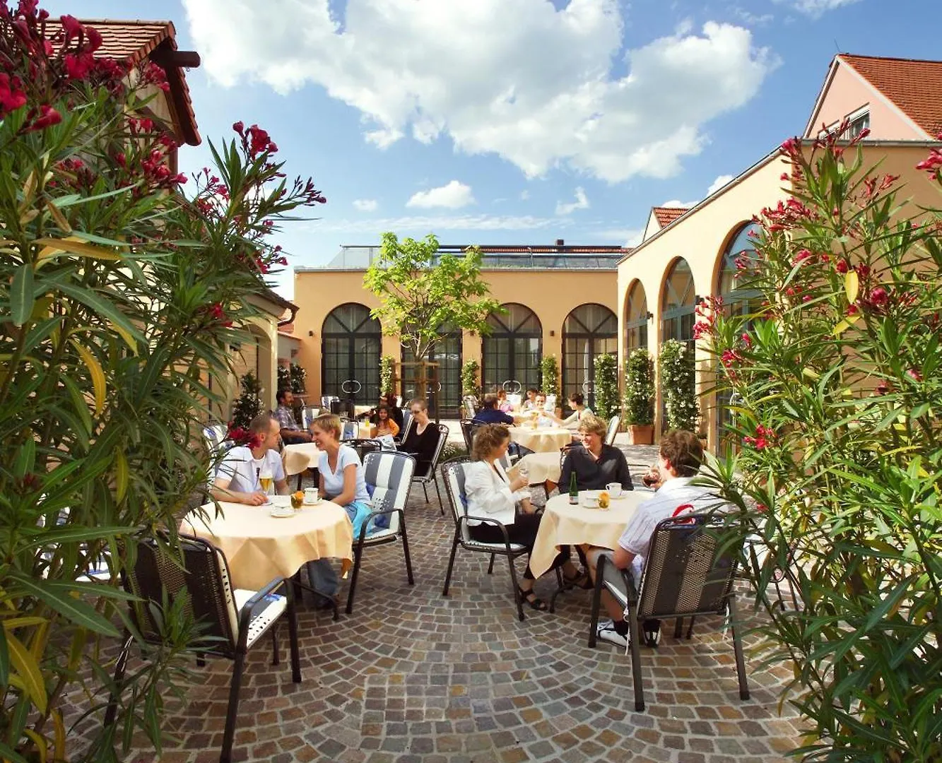 Fachwerkhaus - Hotel Weisses Lamm ファイツヘーヒハイム